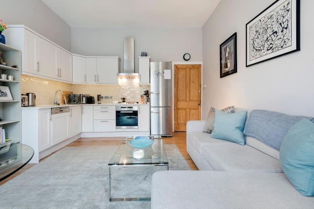 Contemporary Clapham Living Apartment ลอนดอน ภายนอก รูปภาพ