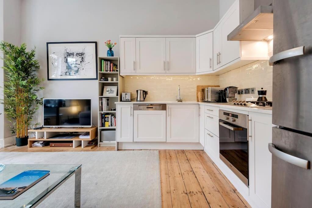 Contemporary Clapham Living Apartment ลอนดอน ภายนอก รูปภาพ